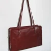Outlet No 1002/Caye Kvinder Cayetano