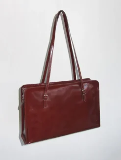 Outlet No 1002/Caye Kvinder Cayetano