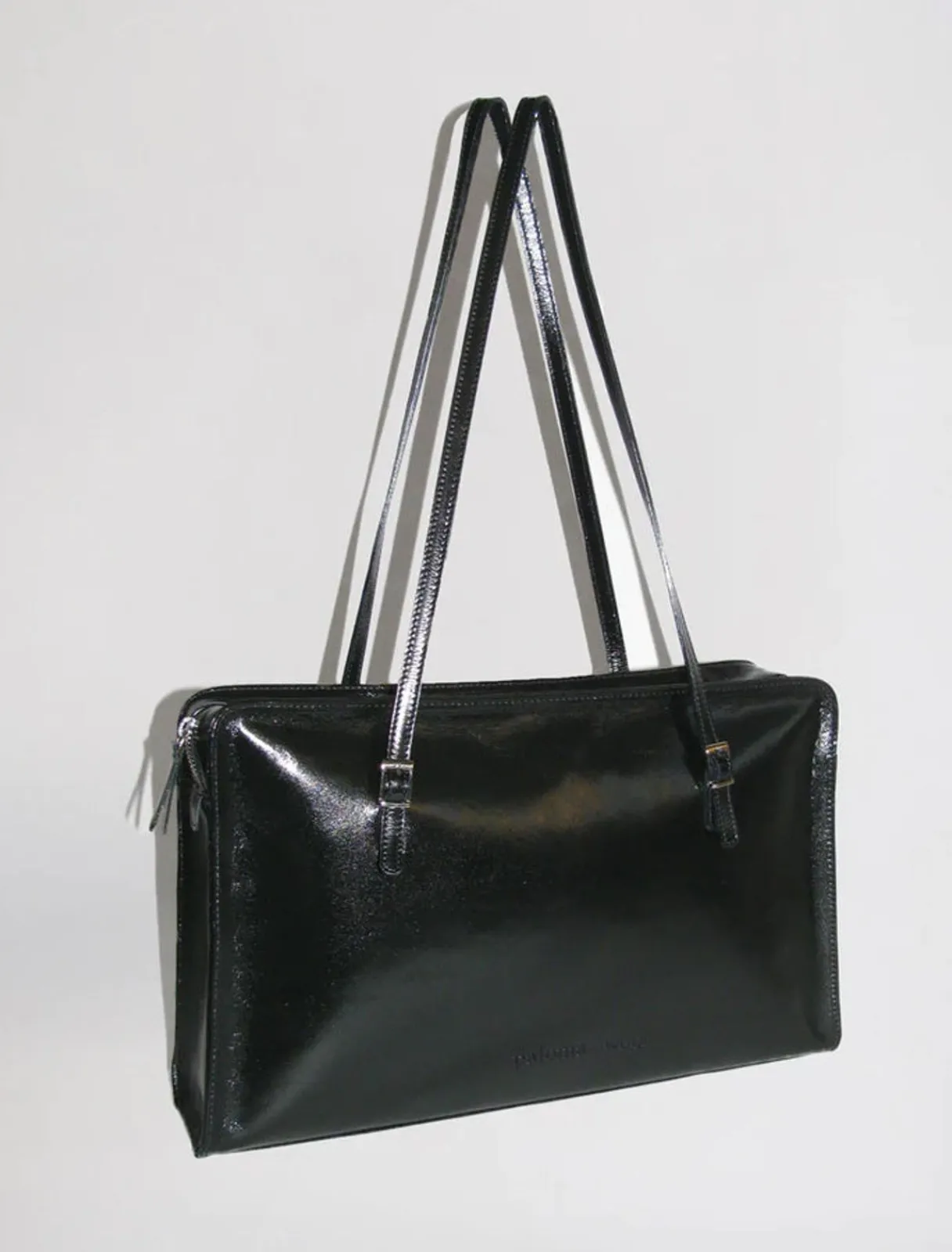 Outlet No 1002/Caye Kvinder Cayetano